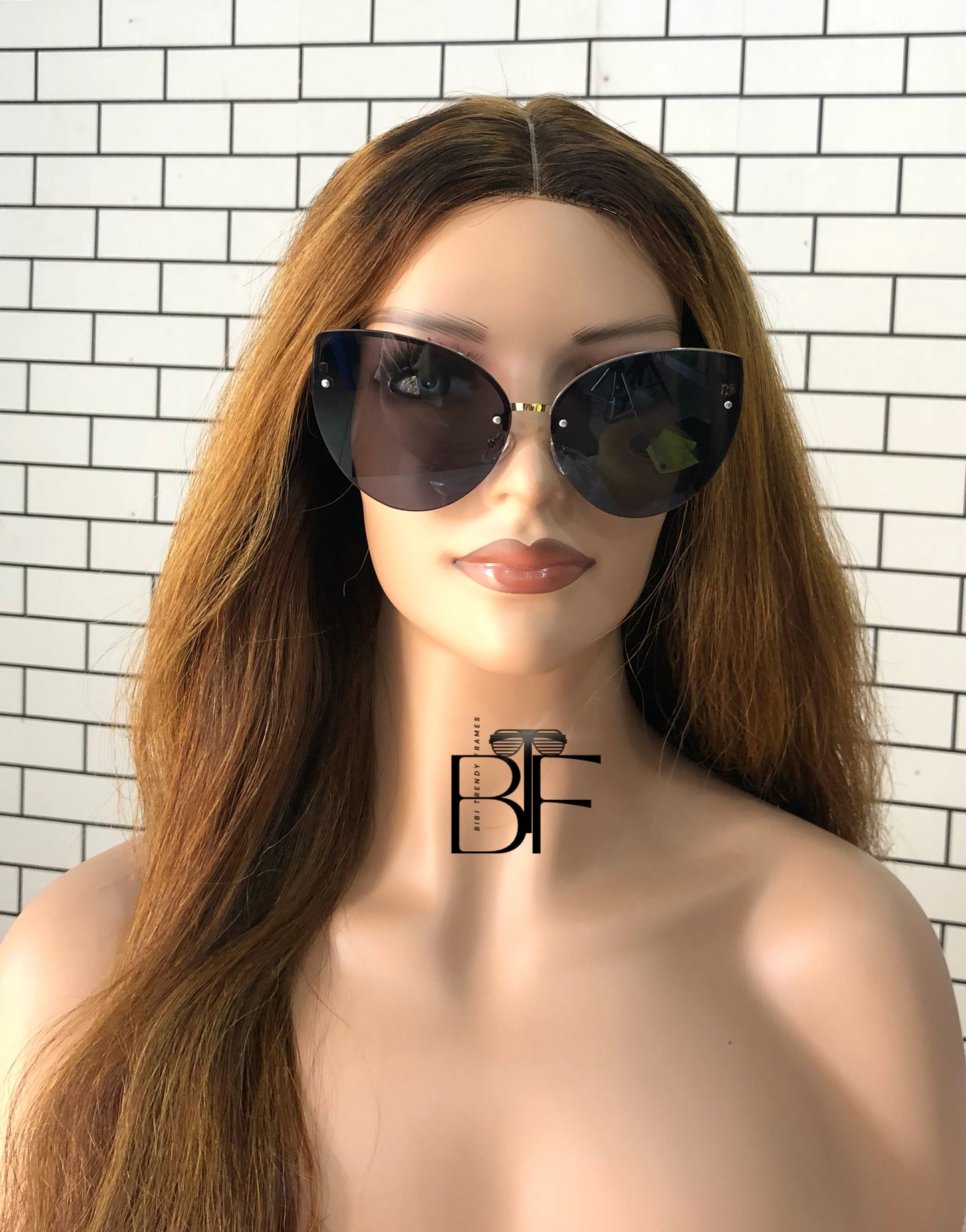 BTF-0128: Oversized Butterfly Cat-Eye Frameless Sunglasses