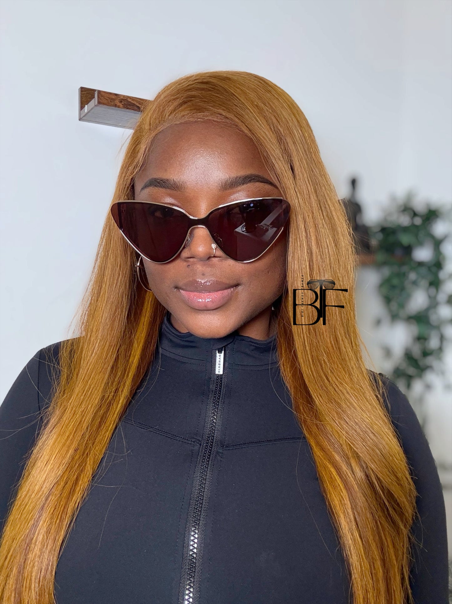 BTF-0140: Classy Cat Eye Frame Women Sunglasses. Frameless Vintage Sun Glasses with Tinted UV400 Lens