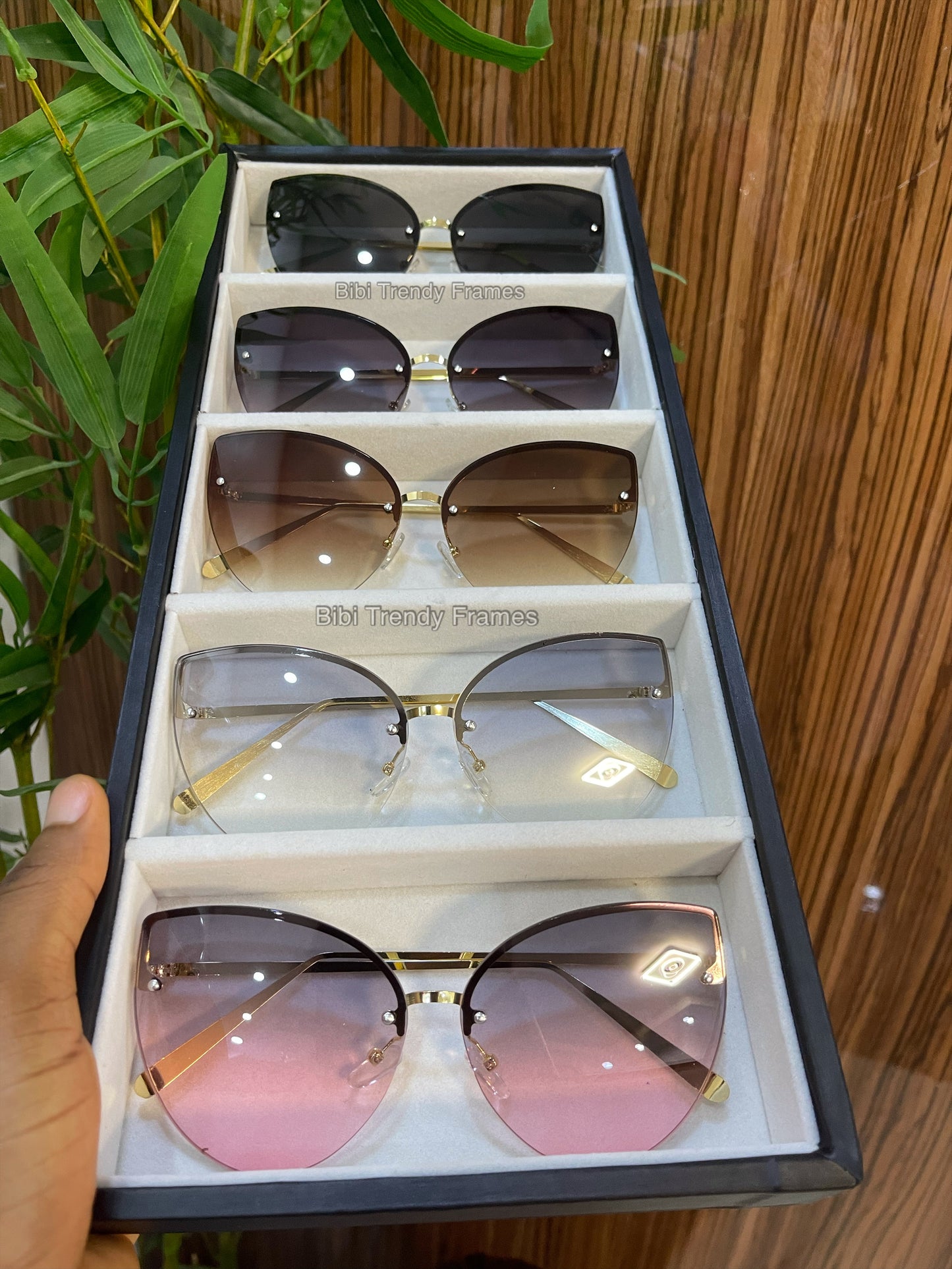 BTF-0128: Oversized Butterfly Cat-Eye Frameless Sunglasses