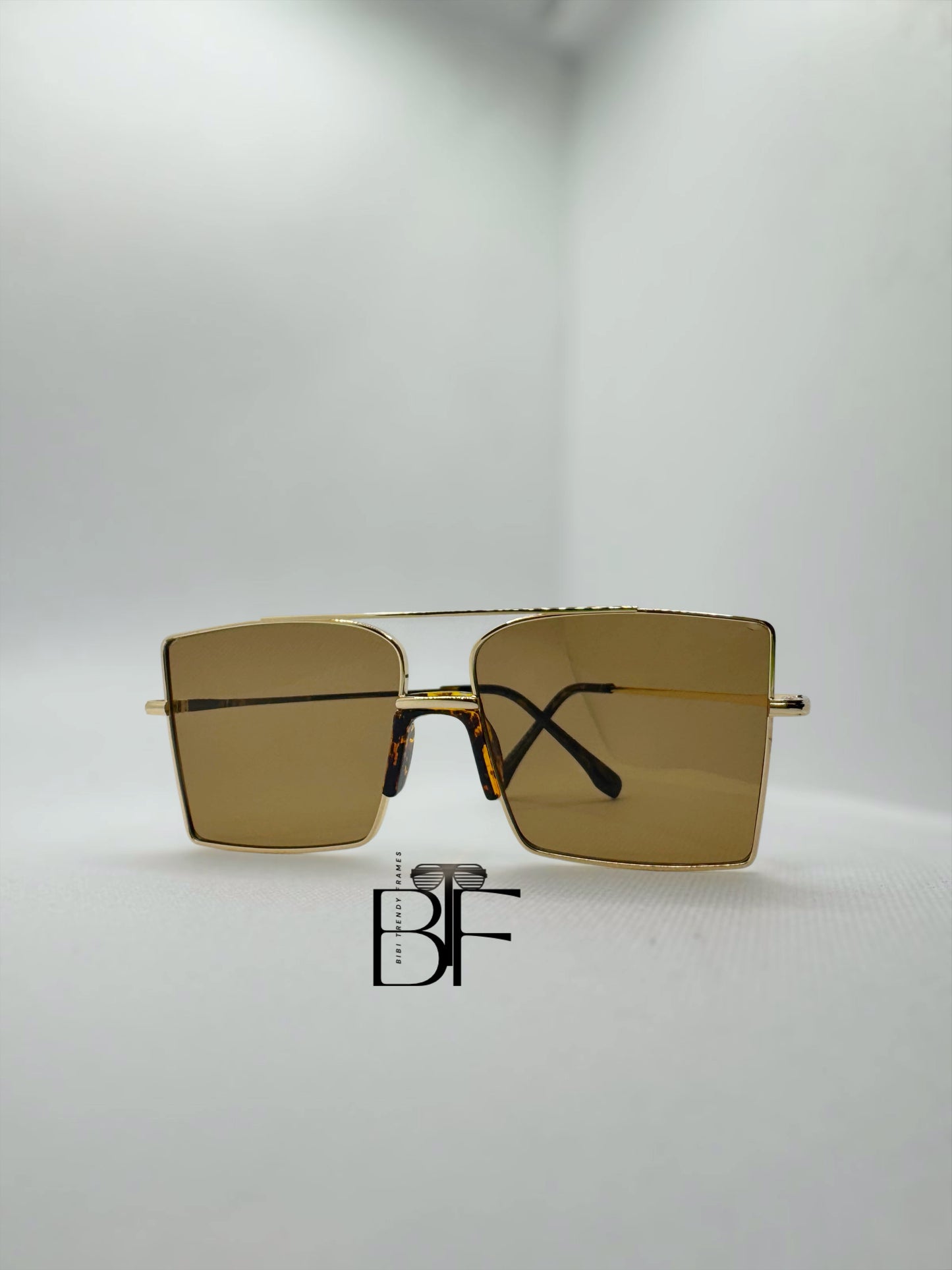 BTF-0148: Big Square Vintage 90s Style Oversided Frameless Unisex Sunglasses with Tinted UV400 Lens