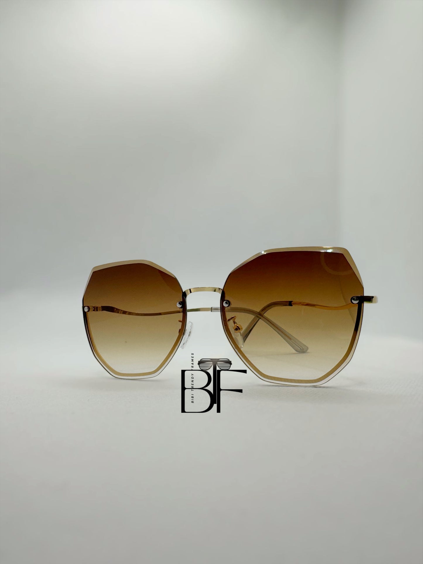 BTF-0142: Diamond Round Frame Sunglasses with Vintage Metal Light Tinted UV400 Lens