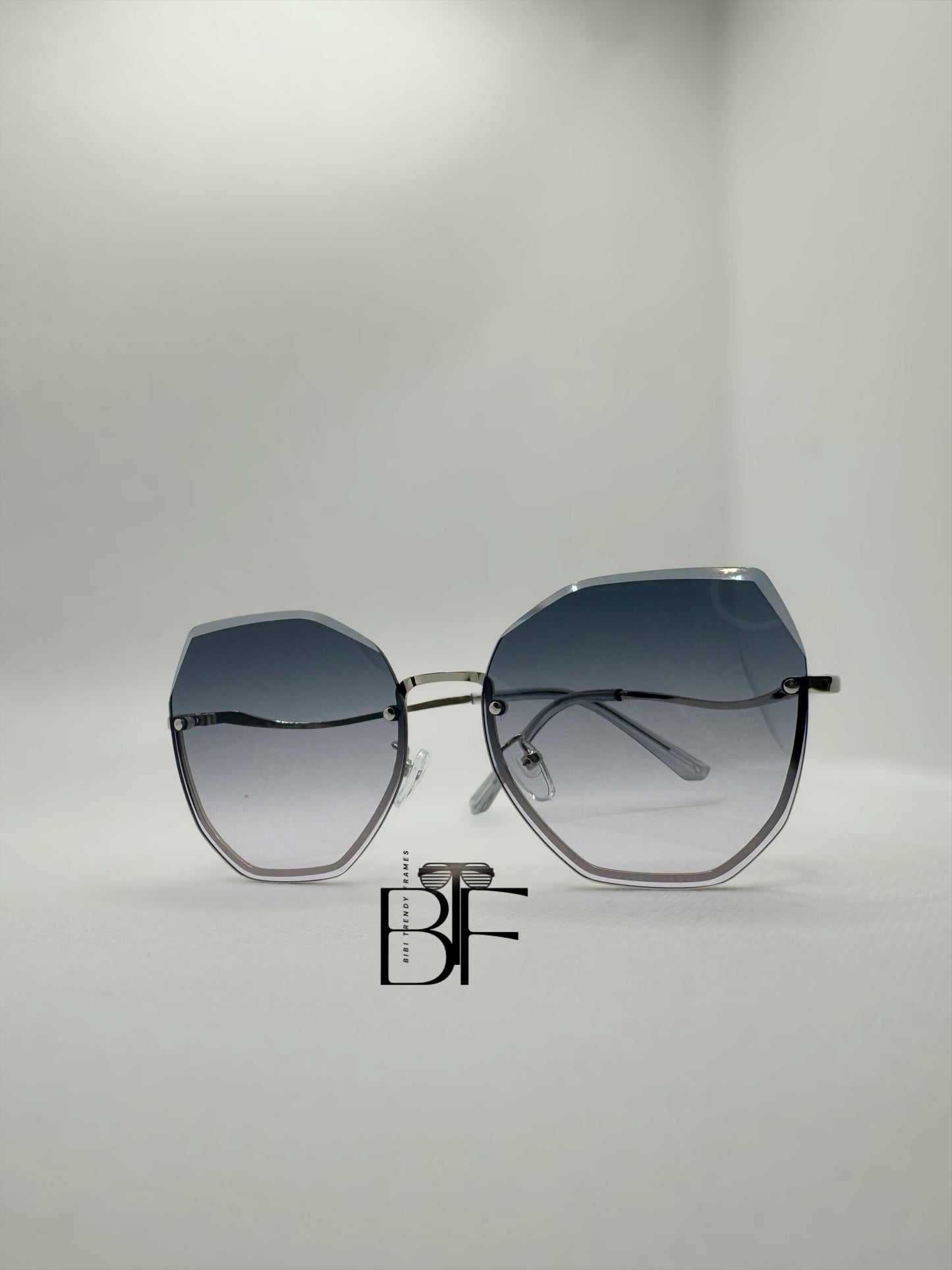 BTF-0142: Diamond Round Frame Sunglasses with Vintage Metal Light Tinted UV400 Lens