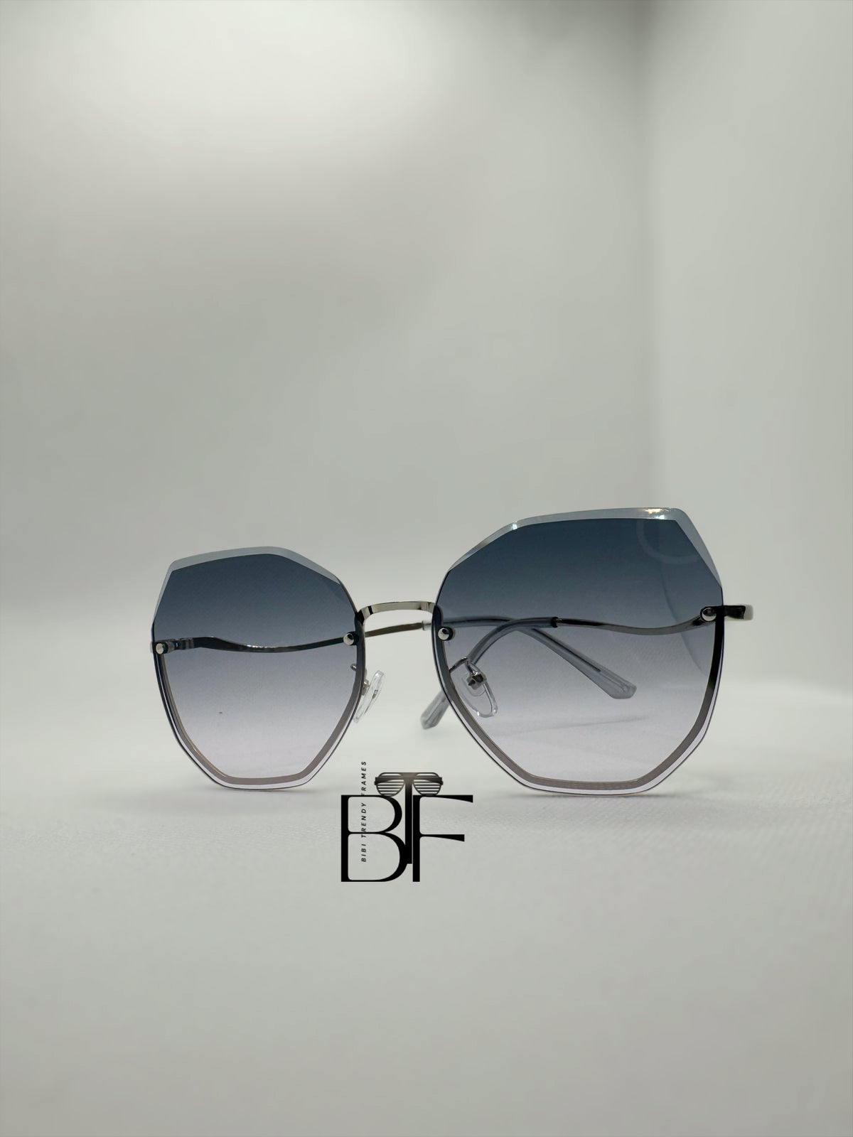 BTF-0142: Diamond Round Frame Sunglasses with Vintage Metal Light Tinted UV400 Lens
