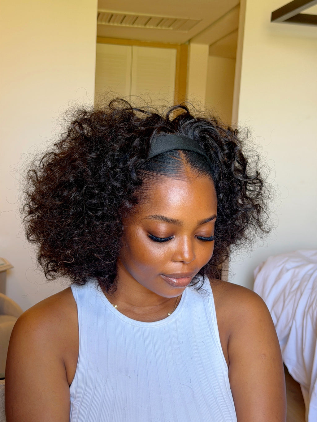 Bouncy curls headband wig