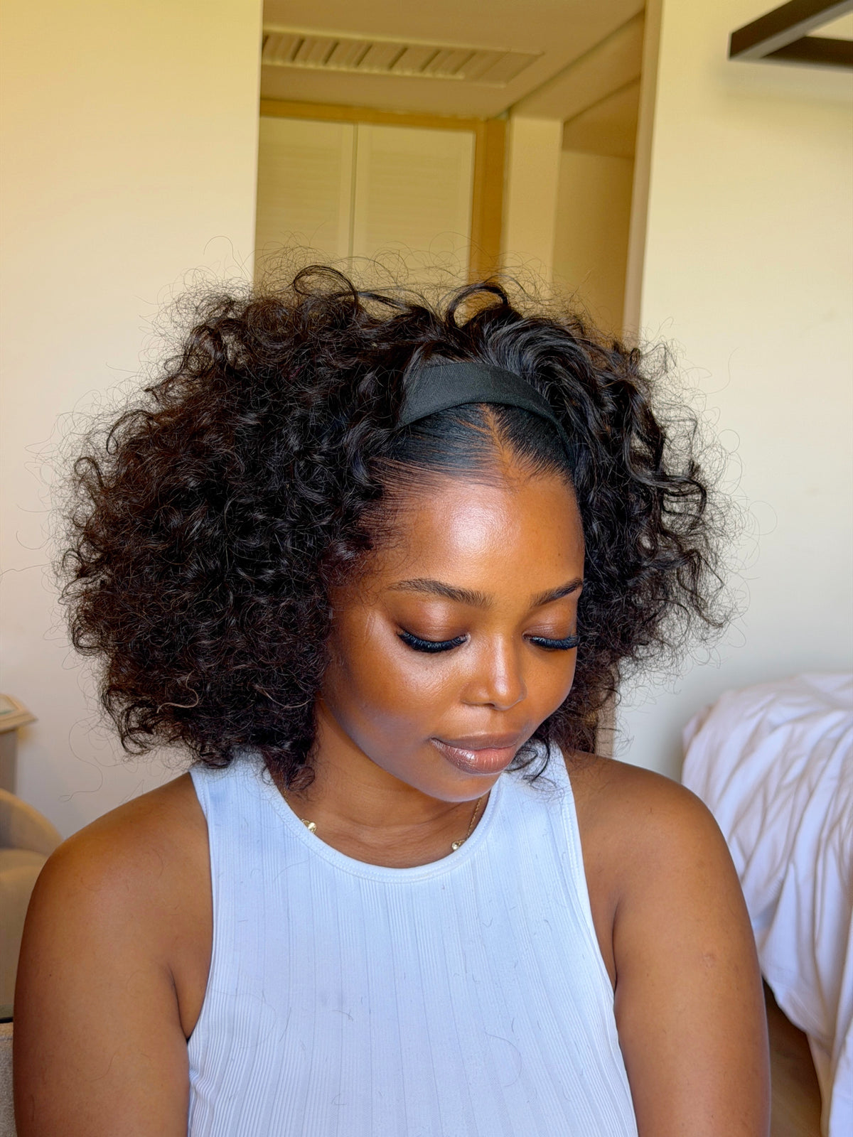 Bouncy curls headband wig