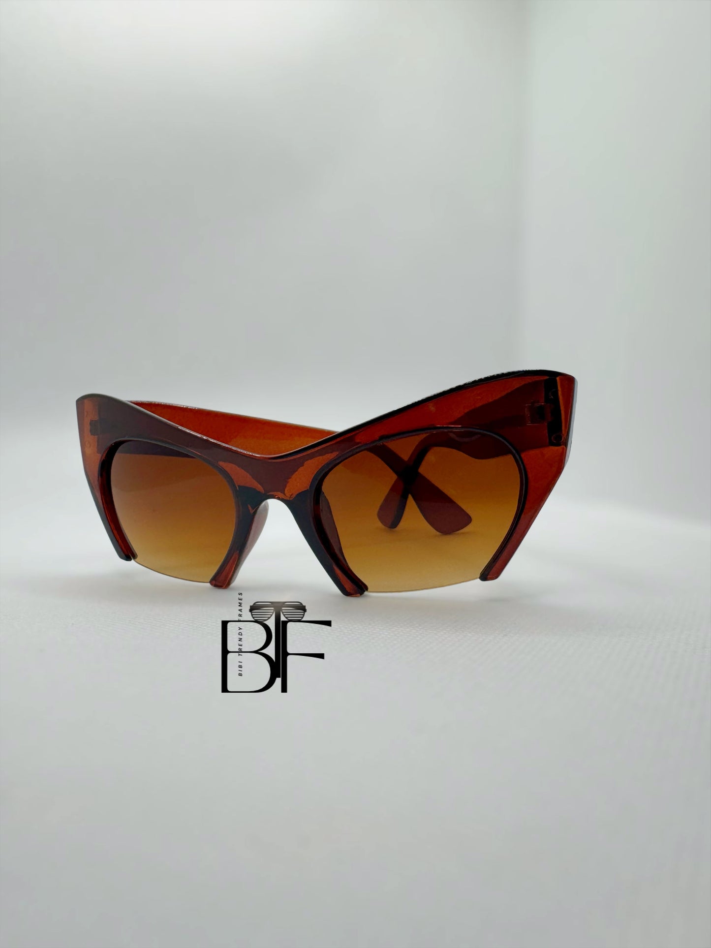 BTF-0051: Oversized Cat-eye Frame Women Sunglasses