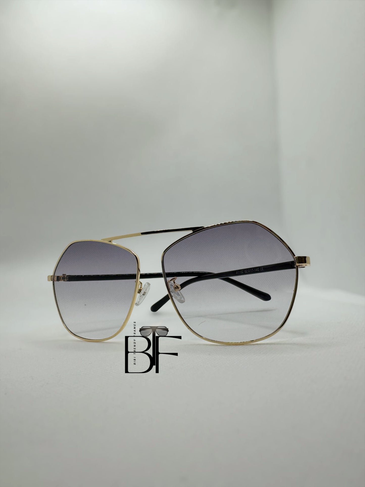 BTF-0156: Diamond Round Frame Women Sunglasses Vintage Metal Light Tinted UV400 Lens