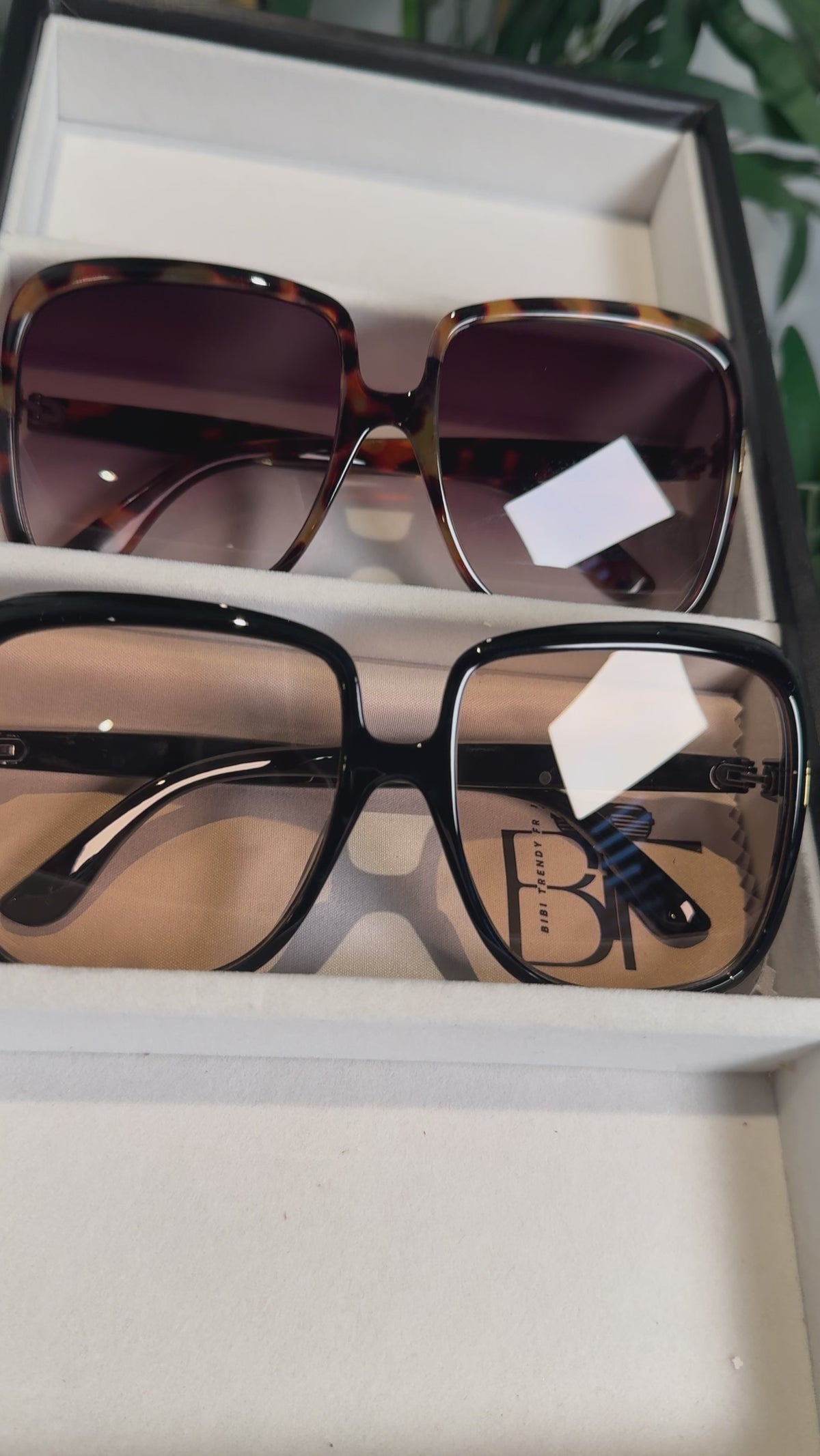 BTF-0151: Big Square Shield Full-Frame Women Oversided Sunglasses With Tinted UV400 Lens