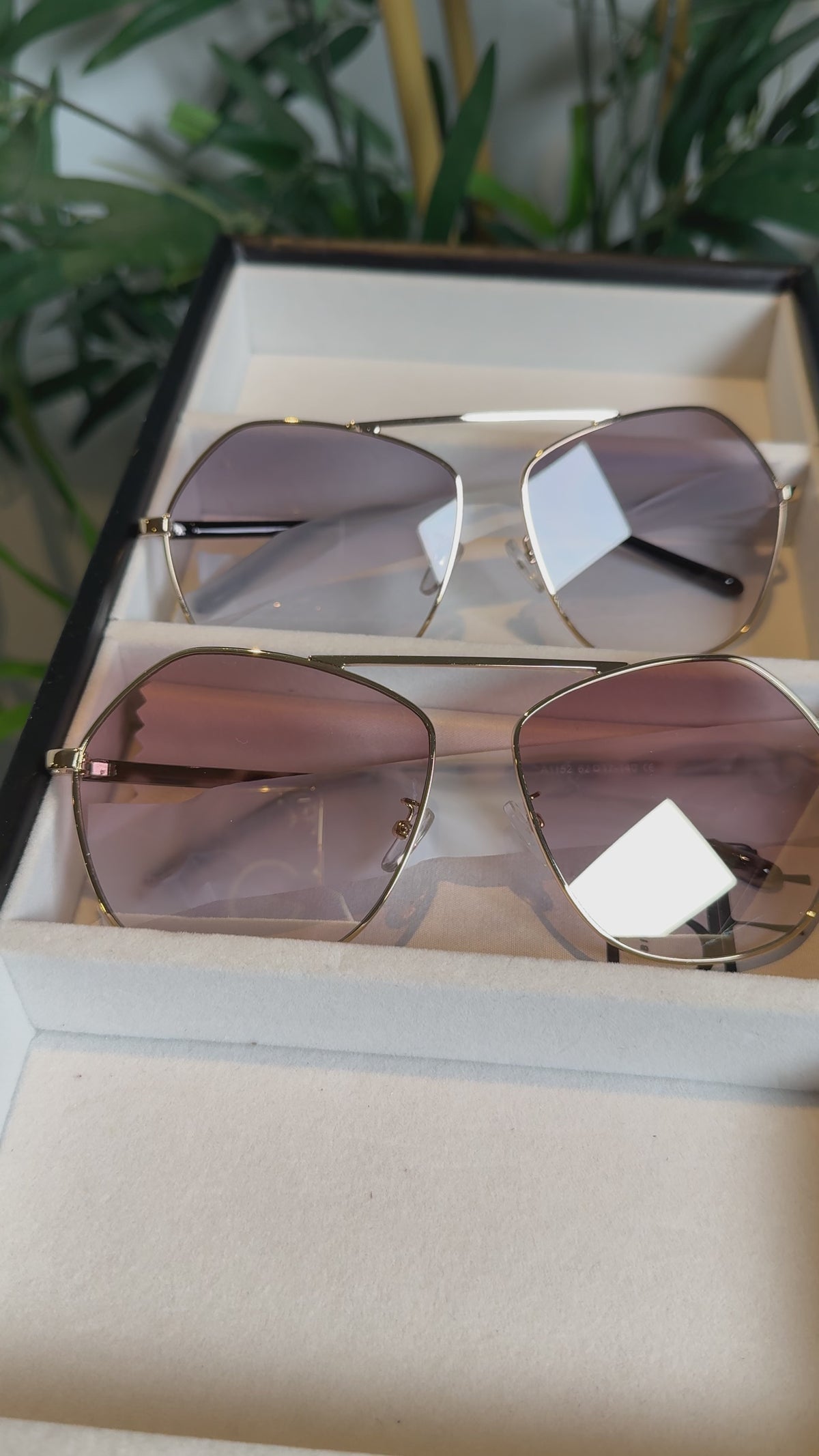 BTF-0156: Diamond Round Frame Women Sunglasses Vintage Metal Light Tinted UV400 Lens